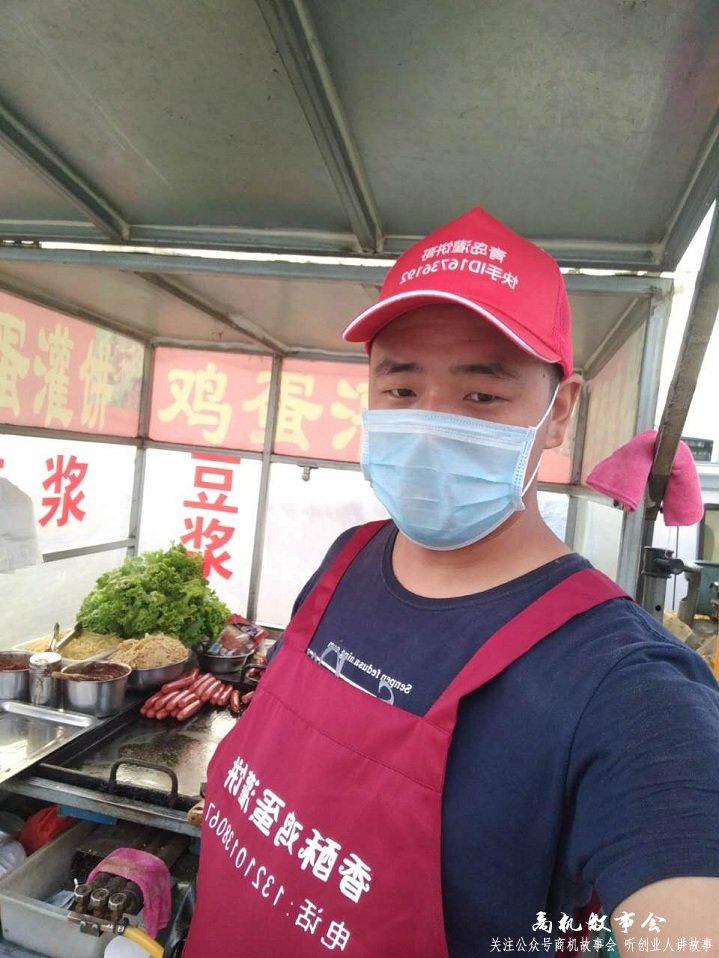 鸡蛋灌饼一天卖200个能挣多少钱,大妈鸡蛋灌饼摆摊一月真实收入