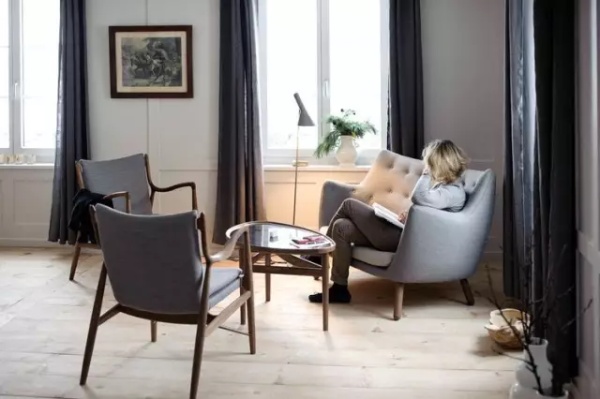 适合用在餐桌书桌,颜值高坐着舒服的经典木椅子也就那么几把