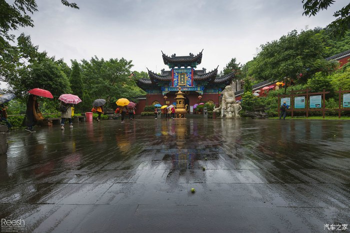 宝马X6,不谈性能如何!自驾遇上大雨还被拍成大片,颜值绝对够!