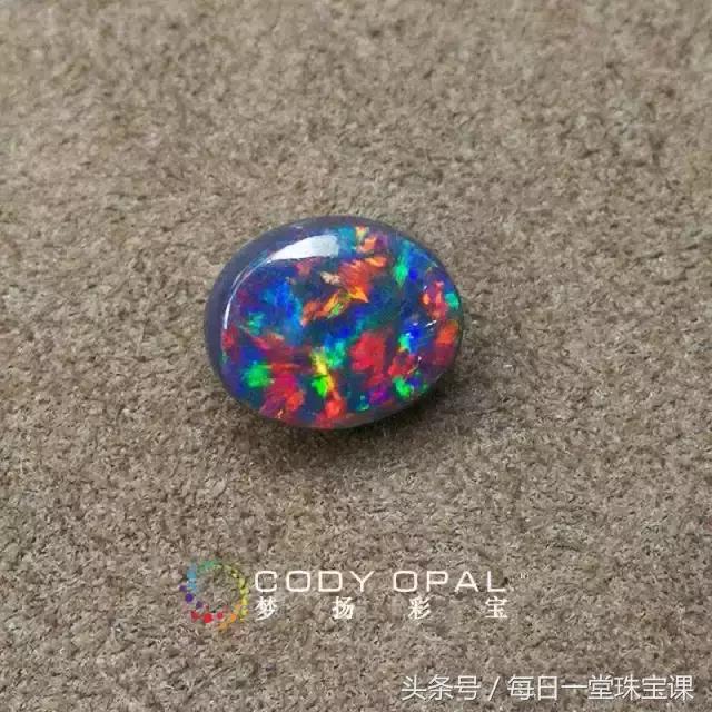 怎样挑选黑欧泊和白欧泊,如何挑选欧泊