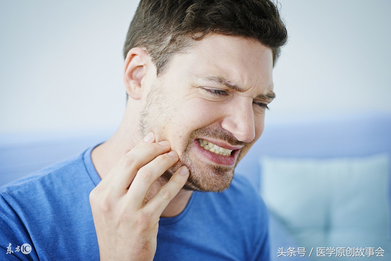 男子因为嚼槟榔舌头肿大,嚼槟榔34年被切掉一半的男人