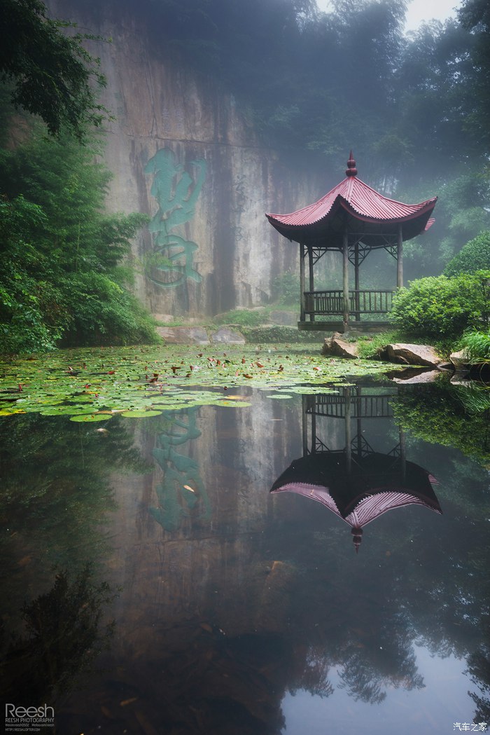 宝马X6，不谈性能如何！自驾遇上大雨还被拍成大片，颜值绝对够！