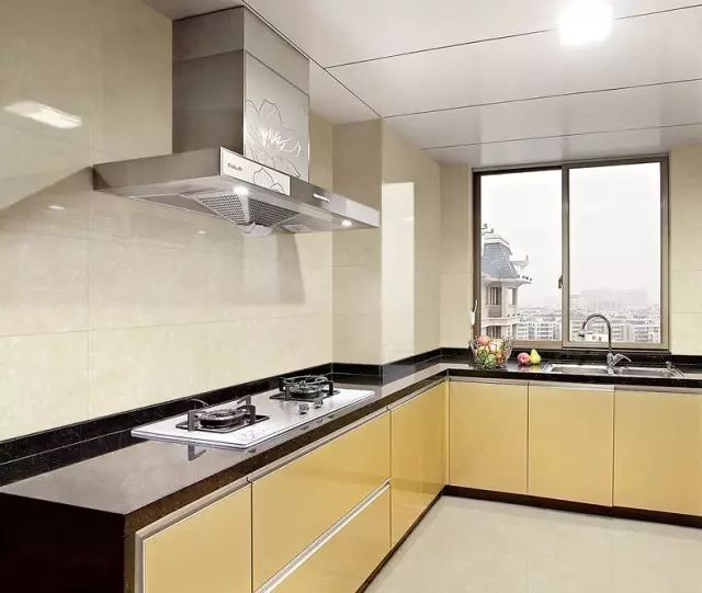 精致封闭式厨房,精致厨房布置