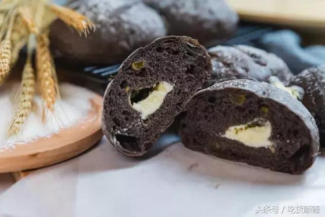 一口软欧包一口茶,一口鲜果茶一口软欧包