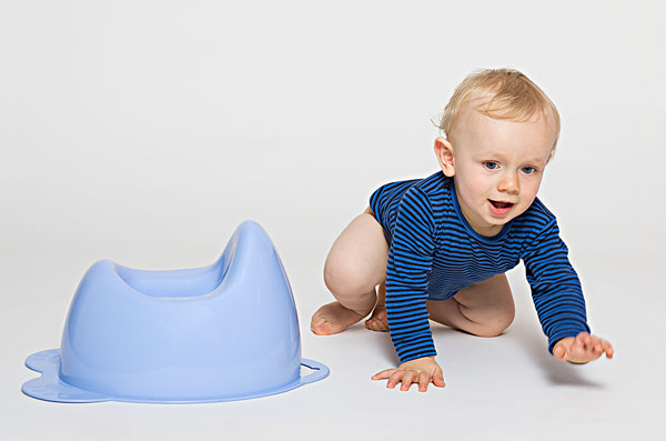 孩子几岁开始练习自己上厕所,宝宝几岁开始可以练习自己上厕所