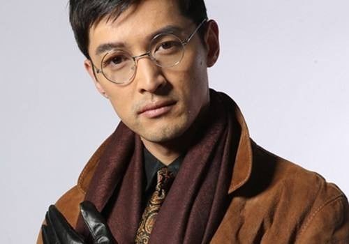 眼镜镜框选什么好看又实用,不管什么脸型戴都好看的墨镜