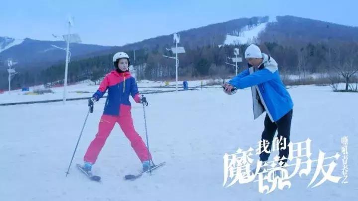 白雪公主和嫉妒她的后妈,白雪公主和她的后妈到底谁更好看