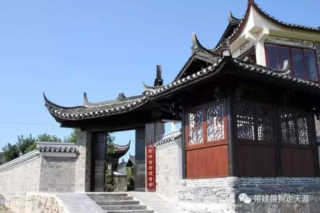 开着房车去遛娃,开着房车带狗狗出去玩