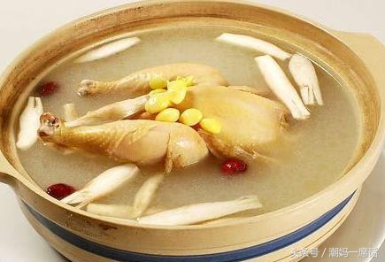 坐月子吃母鸡好还是吃公鸡好,坐月子吃鸡还是吃鸭好