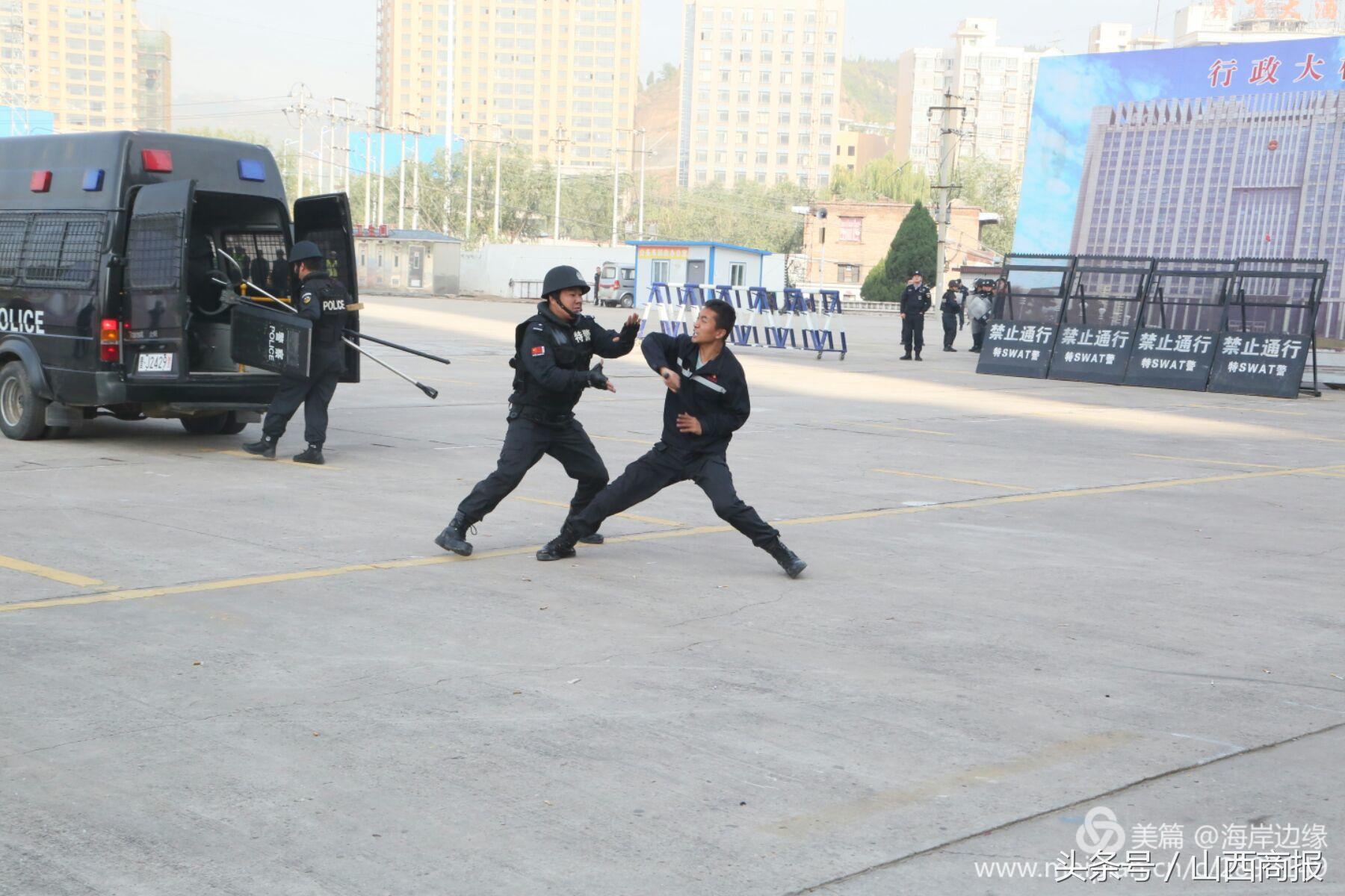 县公安局扎实开展警务实战大练兵,公安十九大忠诚保平安实战演练