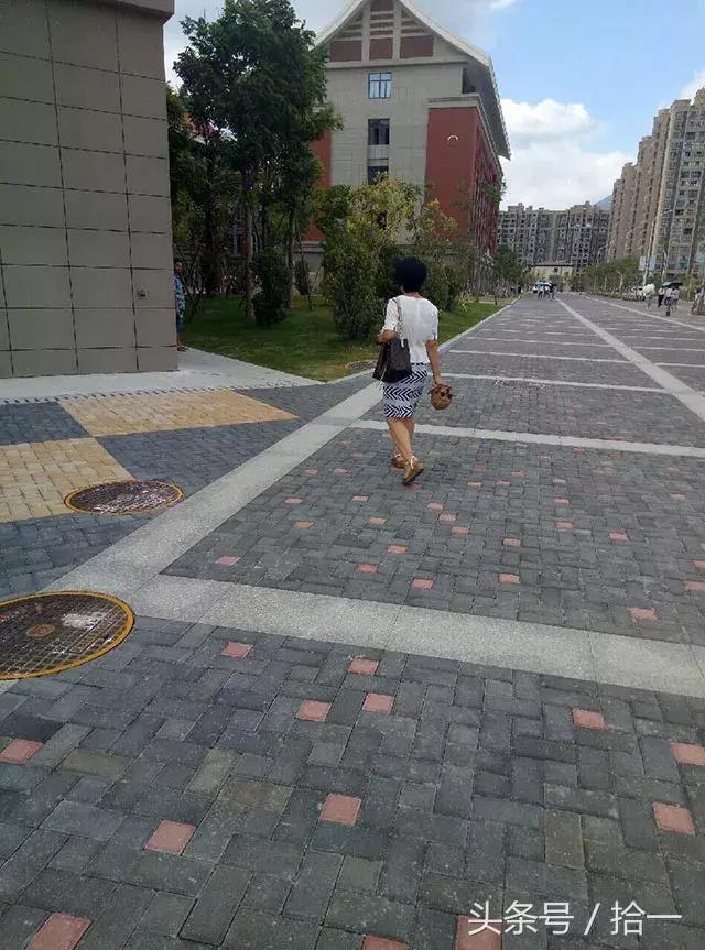 小伙子,听说你咬人不撒嘴,咱俩比比