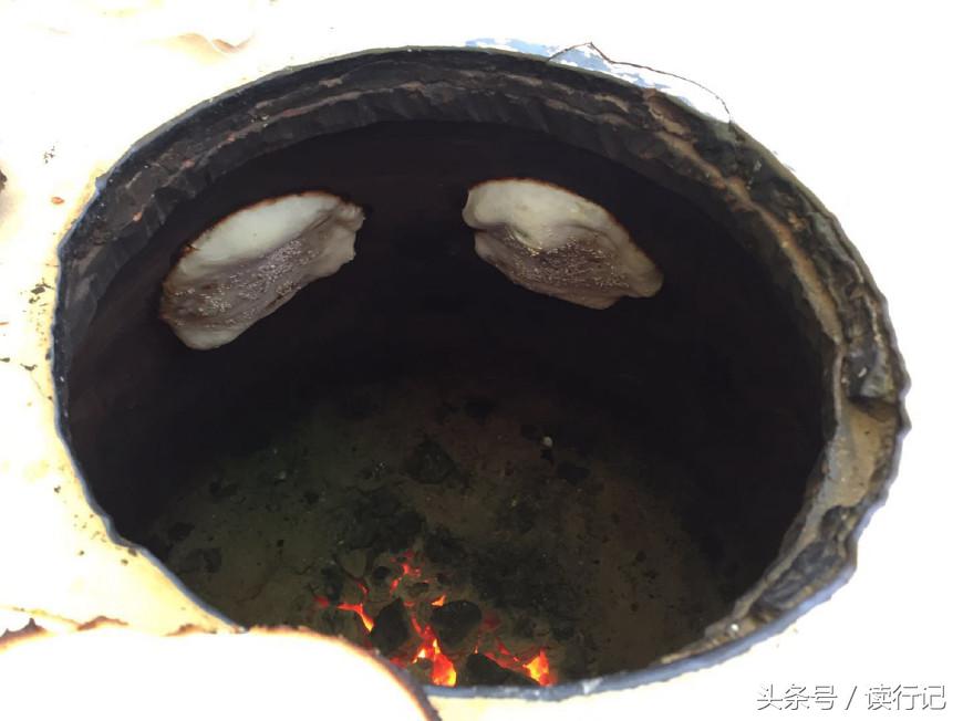 农村大姐烧饼,农村大姐做烧饼