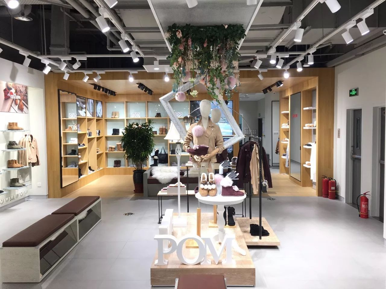 网红雪地靴ugg3公分,ugg雪地靴民族风明星同款