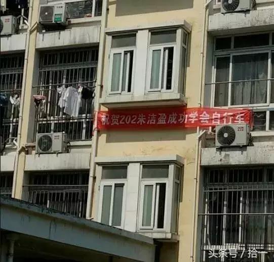 小伙子,听说你咬人不撒嘴,咱俩比比