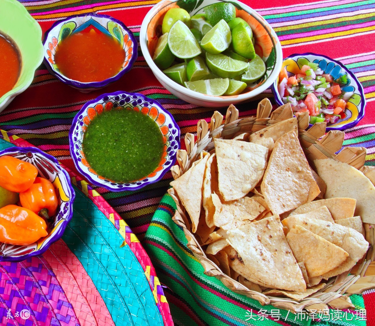 十个月的宝宝吃辅食就吐怎么回事,8个月宝宝吃辅食吐是什么原因