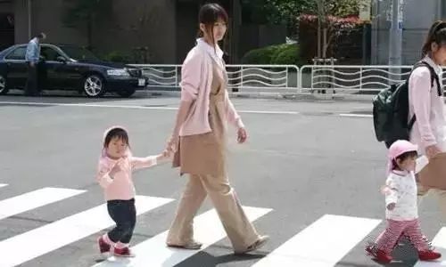 日本人在国外真的很受尊重吗,揭秘日本人在国外的奇怪行为