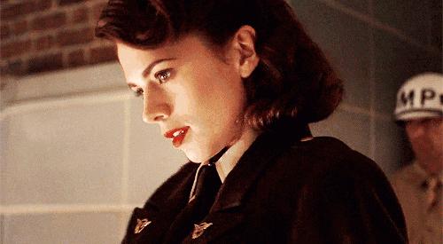 机车与婚纱,机车与跑车比赛