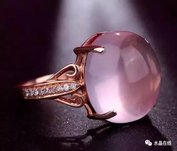 为什么女孩喜欢粉色,粉晶适合小女孩吗