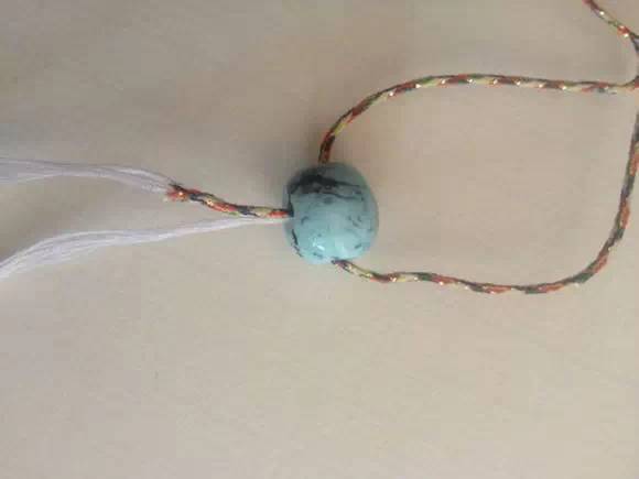 手串断了怎么换绳子,手串珠在手上绳子断了