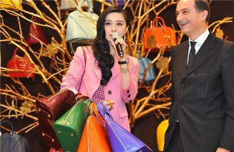 吴昕何穗收到上百只口红算什么范冰冰收到一颗挂满LV的圣诞树