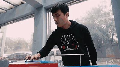 手指滑板怎么跳跃,手指滑板的跳跃该怎么做