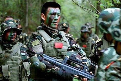 曾是刘欢保镖，流落街头没饭吃险自杀，北漂跑龙套今硬汉形象爆红