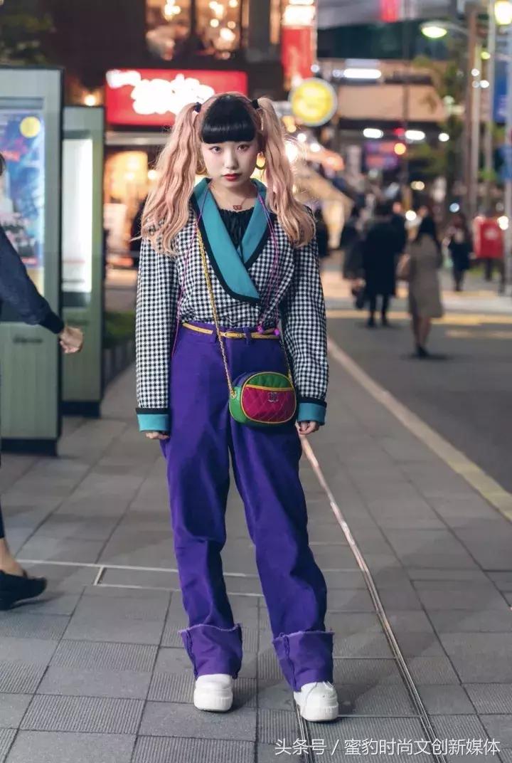 蜜豹时装周2018春夏首尔,伦敦蜜豹时尚街拍