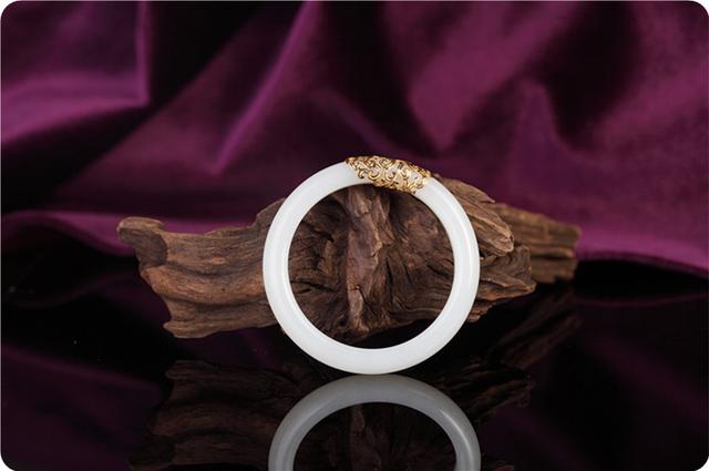 和田玉手镯种类选择,网上买的和田玉吊坠怎么辨别真假