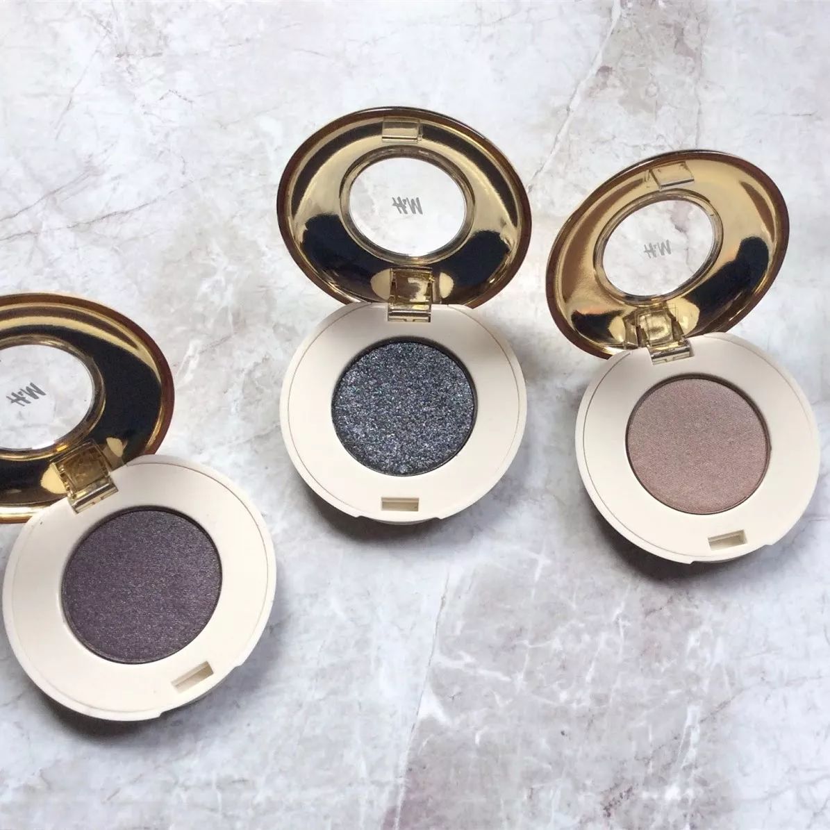 这些百元彩妆竟出自HM、Bershka？便宜好用，可替大牌！