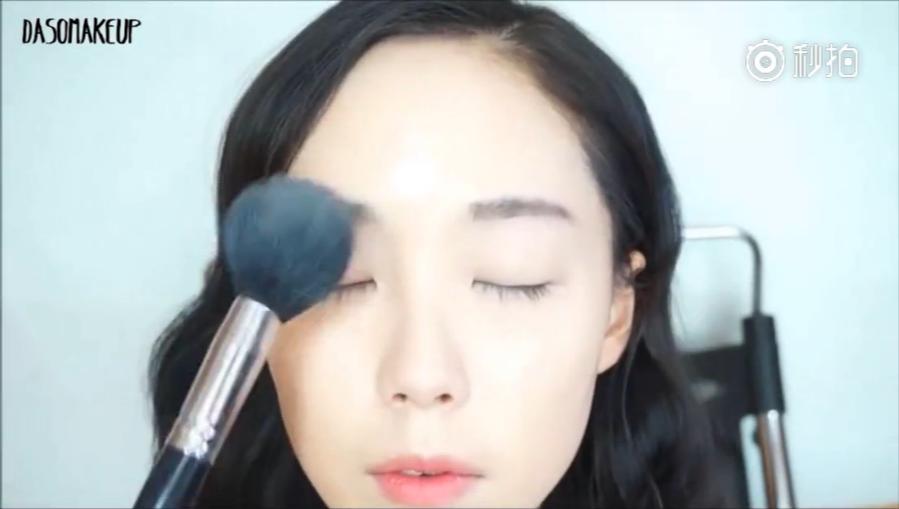 吸睛化妆技巧,吸睛妆容教程