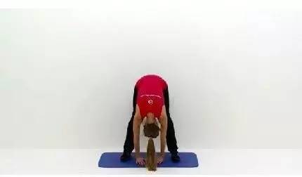 最简单拉伸小腿动作,11岁女孩拉伸小腿大腿的正确方法