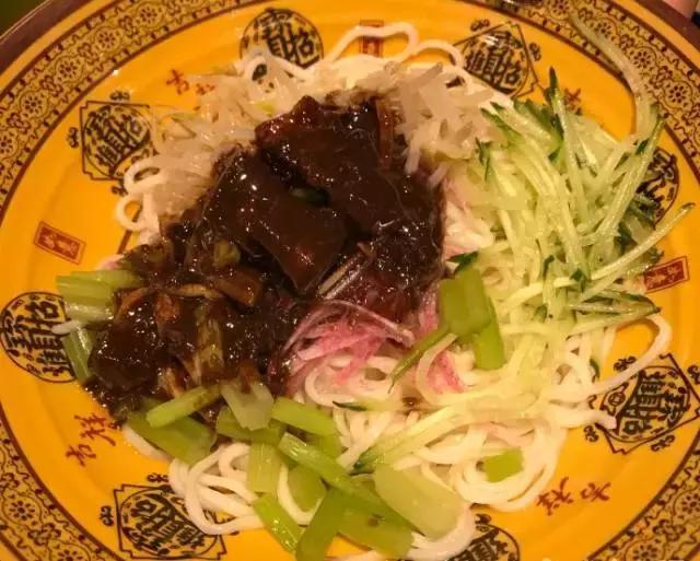 天冷了，一家一家吃起来，这些大连今年新开的网红火锅店