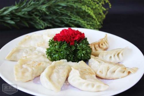 12个月宝宝辅食胡萝卜,12个月宝宝辅食和奶怎么安排