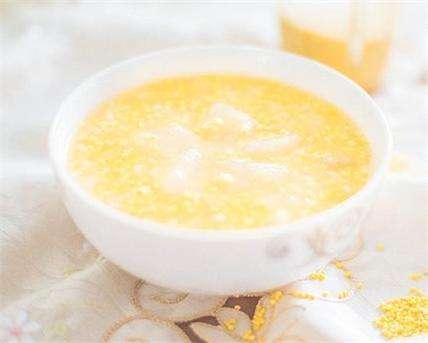 12个月宝宝辅食胡萝卜,12个月宝宝辅食和奶怎么安排