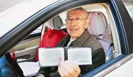 驾龄有年龄限制吗,一年驾龄可以开什么车