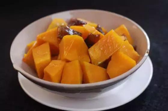 救国家于危难救民族于存亡的人,救人民于水火助人民于危难