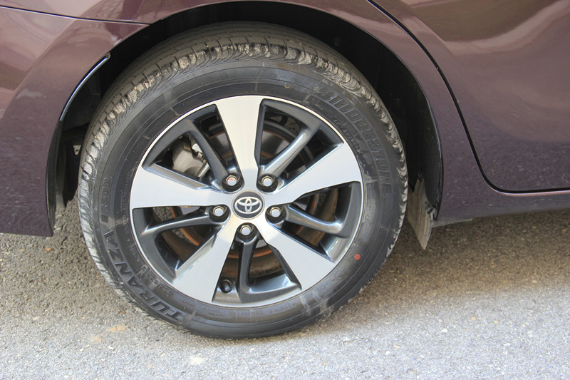 开了60万公里雷凌双擎,开了一天车油表不动