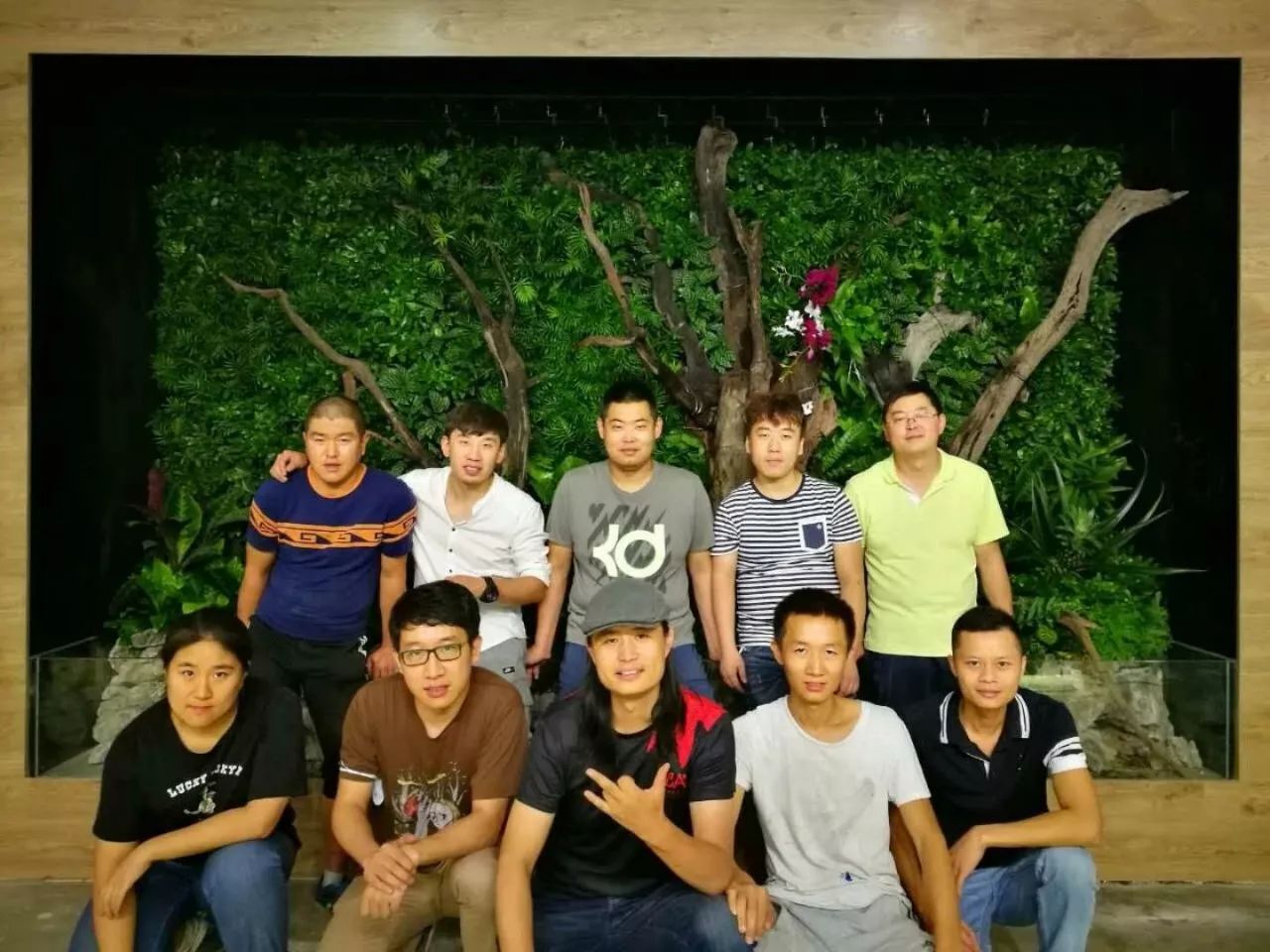 大墙鱼缸,40公分的缸养40的龙鱼