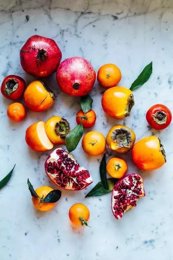 柿子能和酒一起用,柿子和酒间隔多少时间可以吃