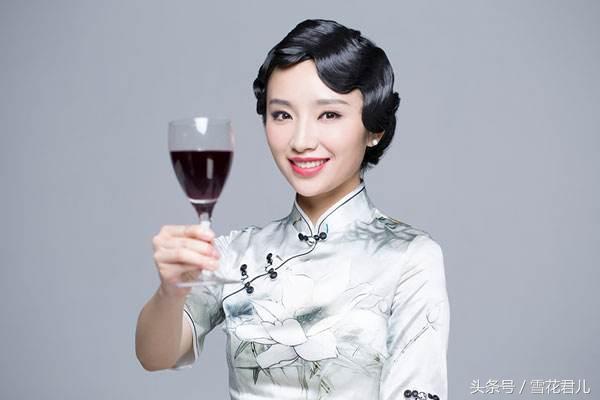 葡萄酒怎么辨别真假视频,如何辨别真假葡萄酒干红