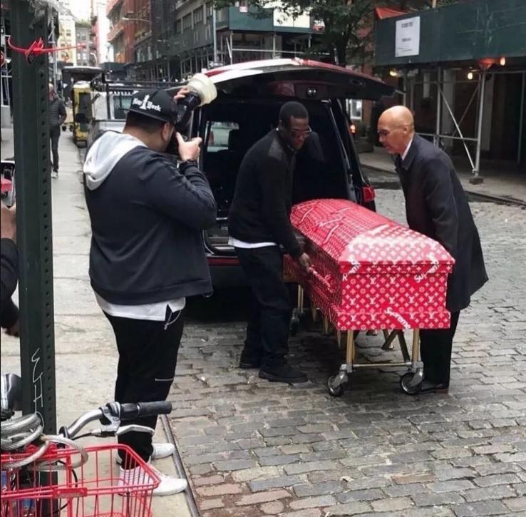 supreme和lv联名牛仔服 (supreme联名lv全部单品)