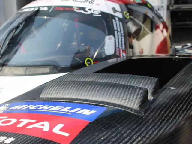 耐力赛绝非无休止地“画圈”,而是用轮胎来拓宽的哲学