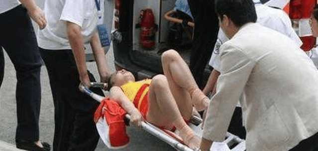 游泳运动员遇到生理期,女游泳运动员碰到生理期怎么办