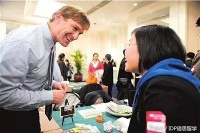 中英小学生守则对比你有什么看法,比较中国和外国中小学生守则