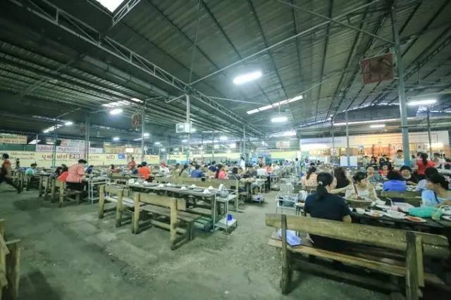 泰国很流行一款甜品,泰国甜品芋圆椰汁糖水