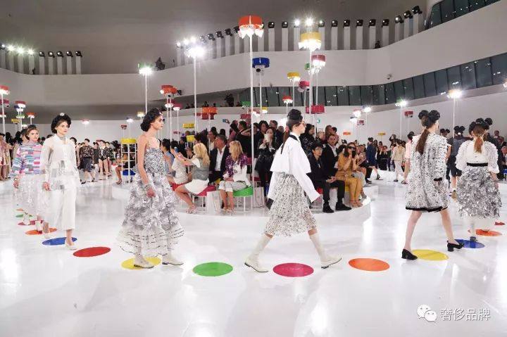 宋慧乔穿衣风格2018,宋慧乔香奈儿外套