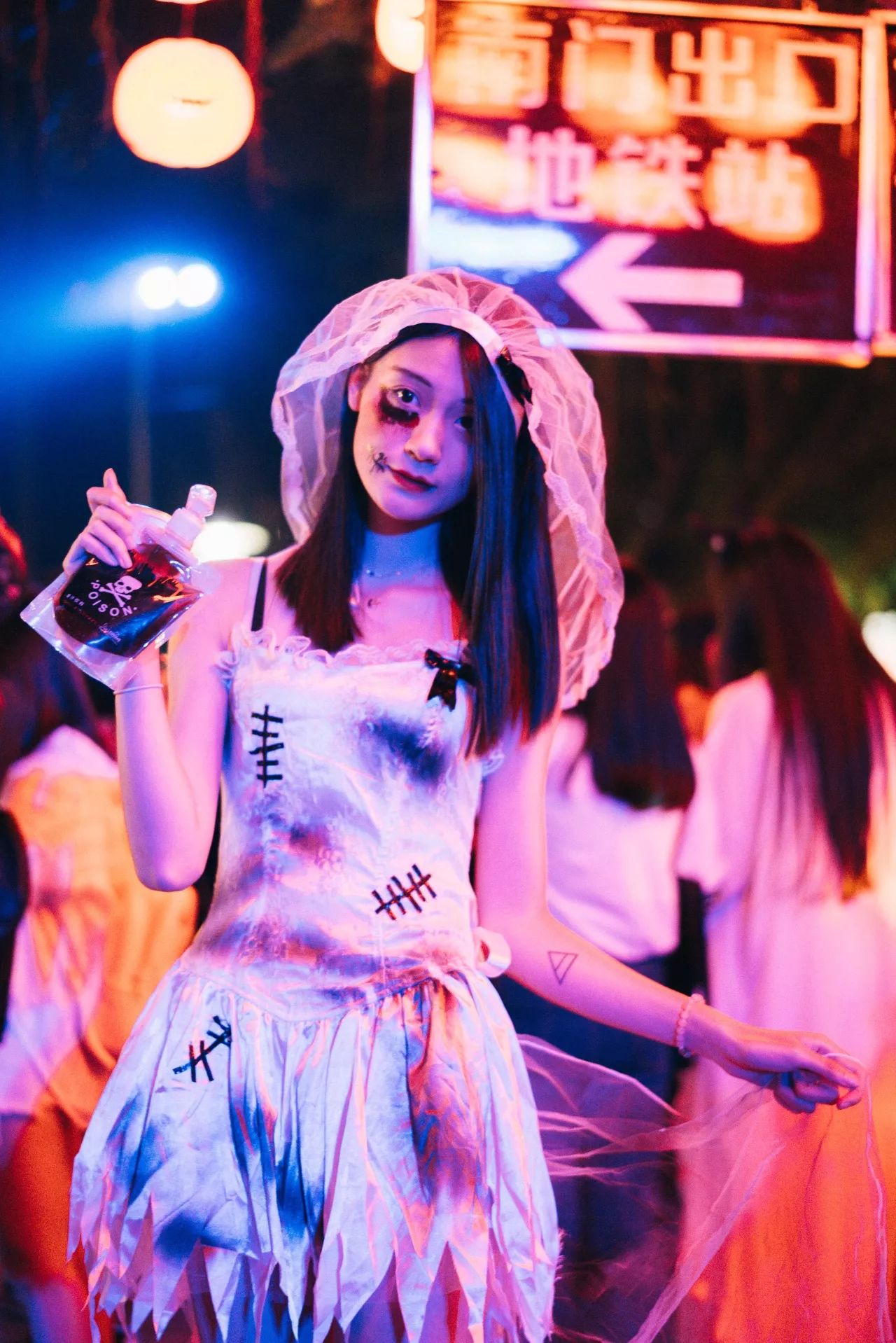 要说万圣节哪家强?这里可是连许巍都被吸引来一起“鬼”混了!