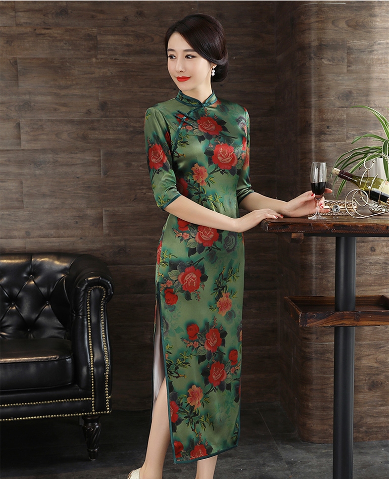 一袭旗袍显示柔美,真丝旗袍最能体现女人的优雅高贵