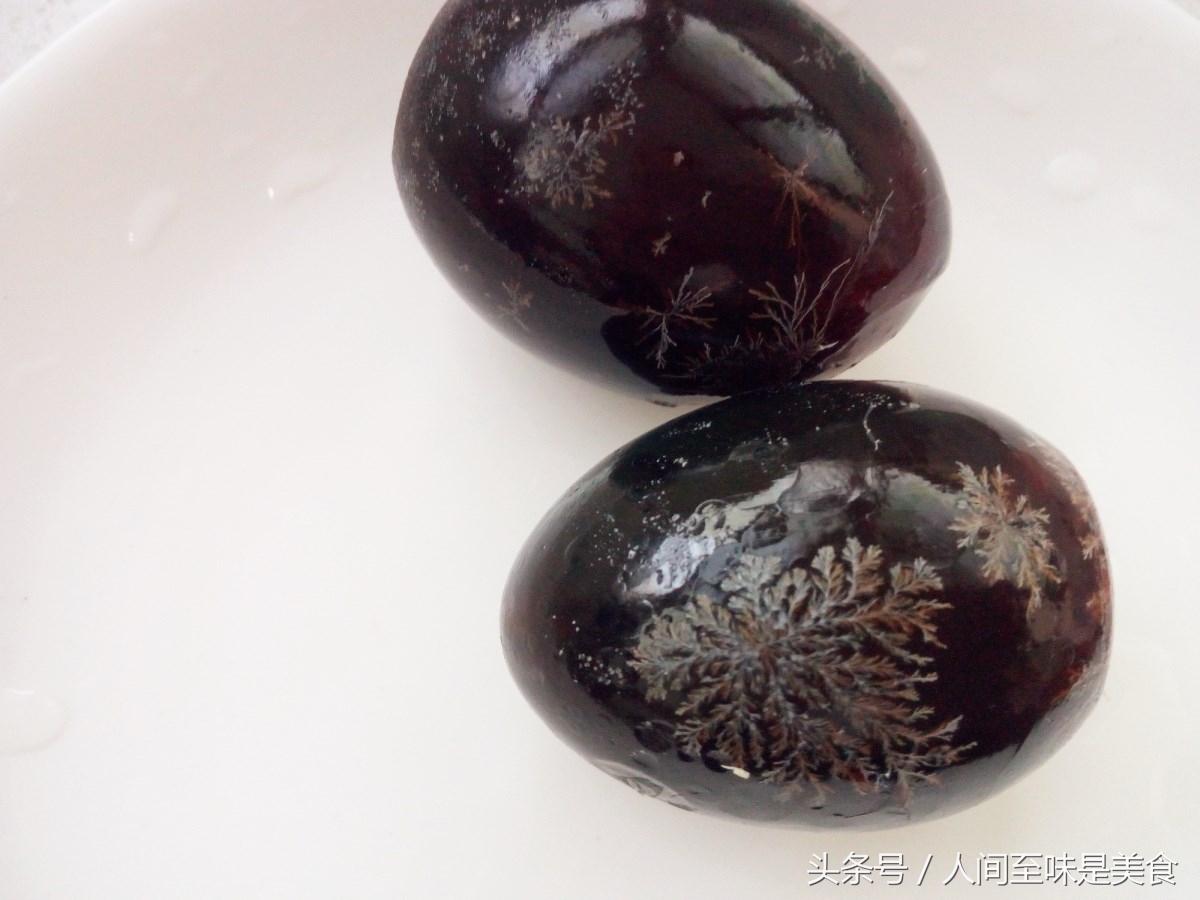 吃皮蛋灼伤口腔怎么处理,松花皮蛋吃了不舒服怎么办