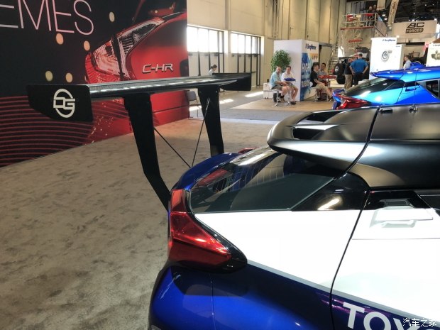 国产全新福克斯谍照/丰田CH-R赛车亮相/广汽讴歌TLX-L亮相